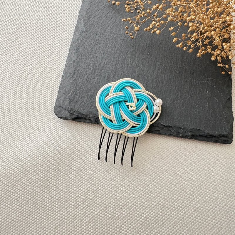 水引 / 绿松石蓝 / 梅结小发梳 / 珍珠点缀清新雅致 - 发饰 - 丝．绢 蓝色