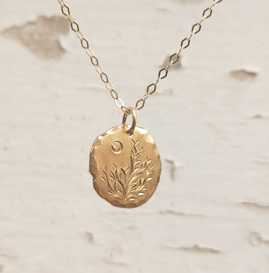 K18 gold gold handmade hammered metal necklace Gold Necklace with a large and recommended design for men - 项链 - 贵金属 金色