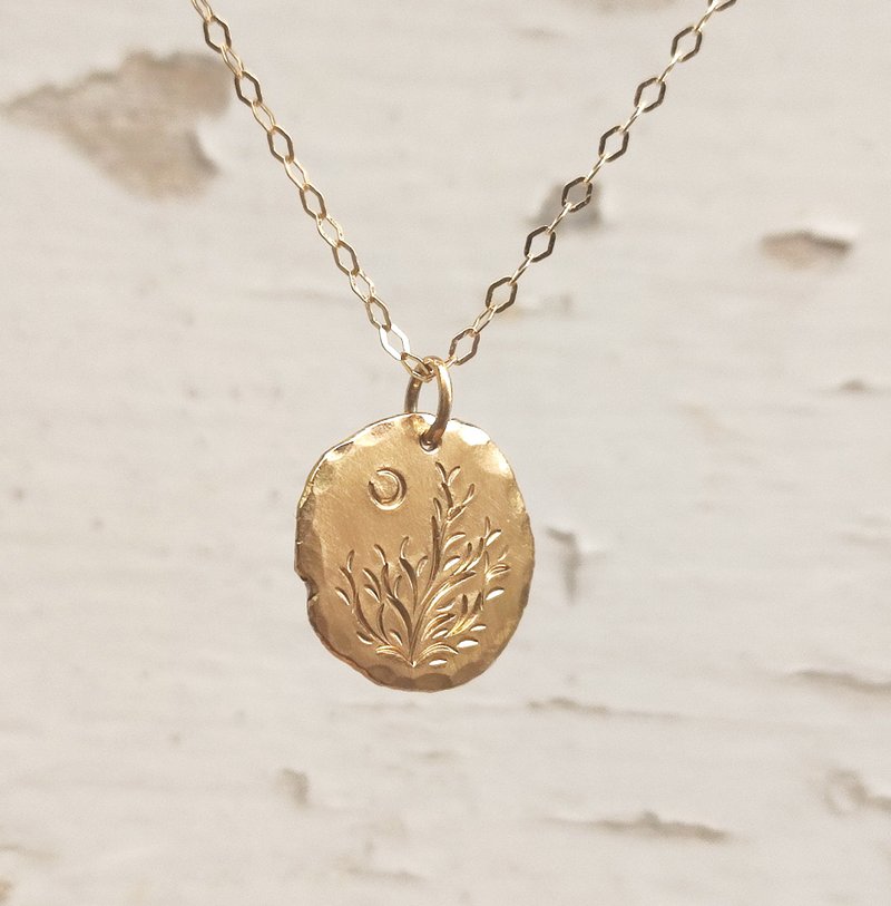 K18 gold gold handmade hammered metal necklace Gold Necklace with a large and recommended design for men - 项链 - 贵金属 金色