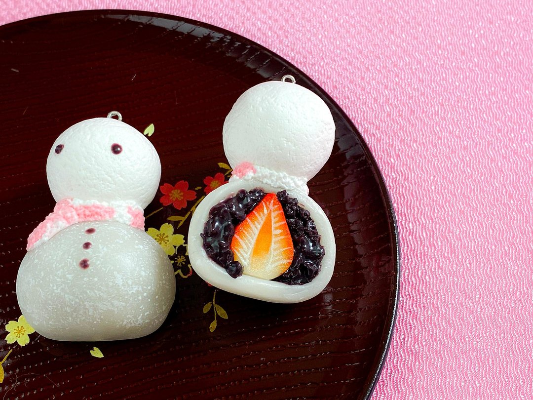 Snowman Strawberry Daifuku ( bag charm ) - 钥匙链/钥匙包 - 粘土 白色