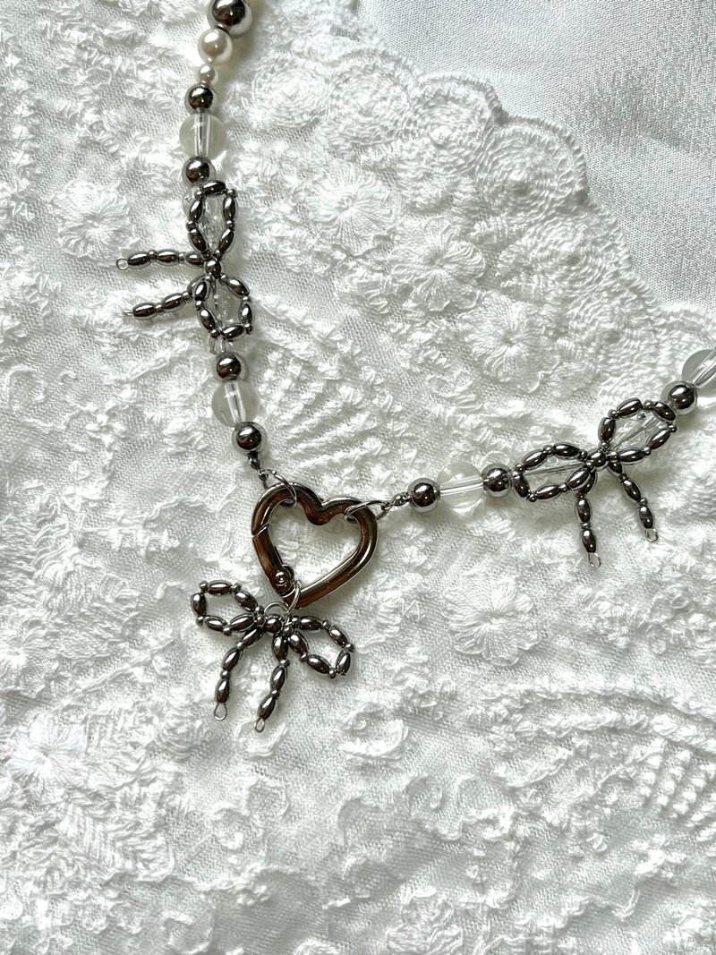 Girly Ribbon Bow Necklace 丨心。结颈链 - 项链 - 珍珠 
