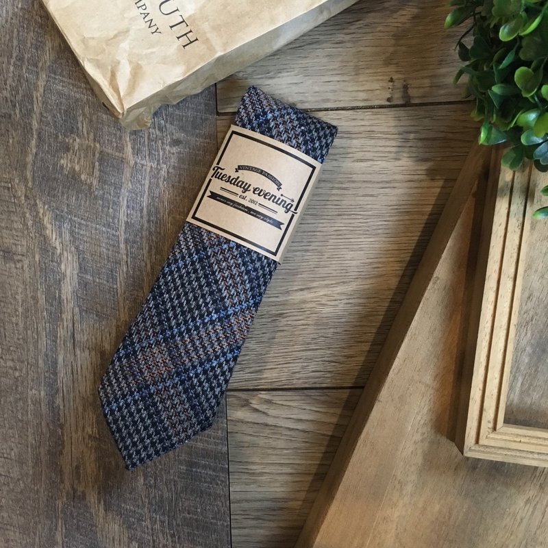 Neck Tie Grey Houndstooth with Blue and Orange Trim - 领带/领带夹 - 棉．麻 灰色