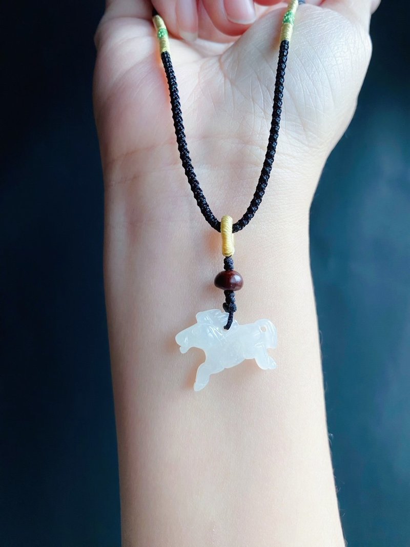 天然缅甸玉 翡翠 种水好 手工雕 马 事业有成 项链 礼物 马 - 项链 - 玉石 绿色