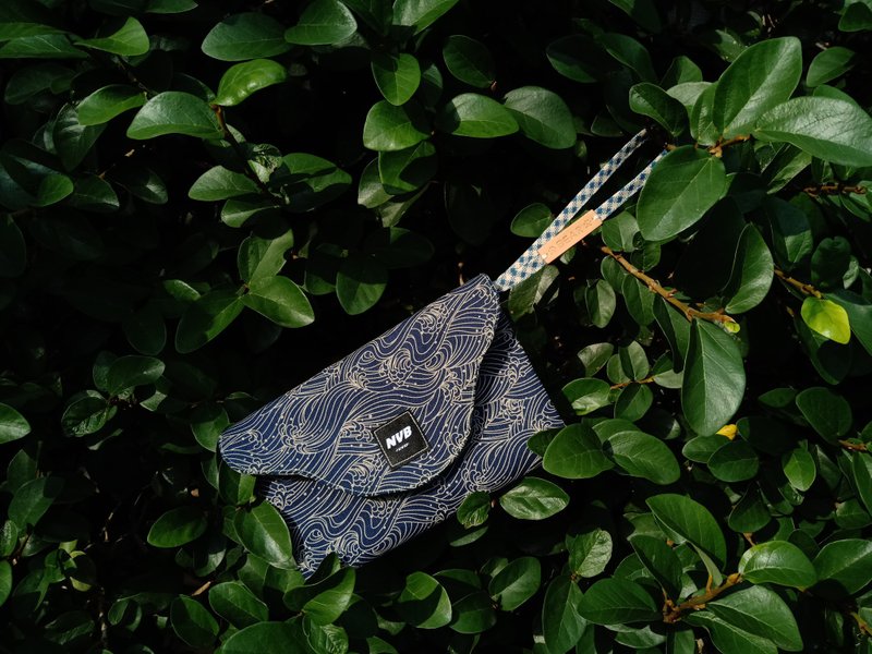 浮世绘手拿信封包 - 手拿包 - 棉．麻 蓝色