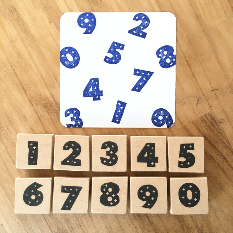 No hands to make album Cross pattern figures - 印章/印台 - 其他材质 白色