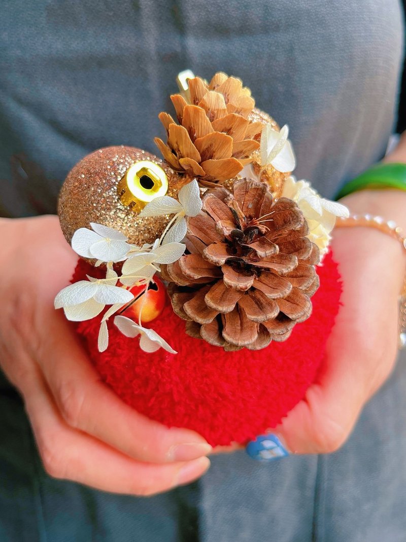 VERNITA 金球 蛋糕花礼 • 一份留得住的花艺祝福 - 干燥花/捧花 - 其他材质 红色