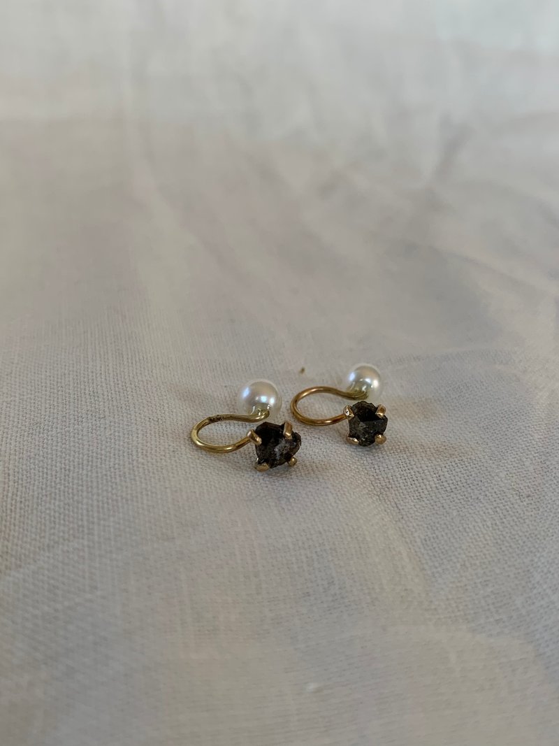 Pepper diamond and pearl clip earrings - 耳环/耳夹 - 钻石 灰色