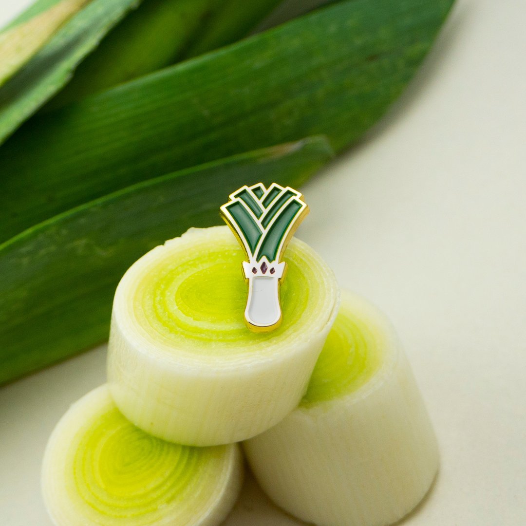 Leek King Enamel Pin - 胸针 - 其他金属 绿色