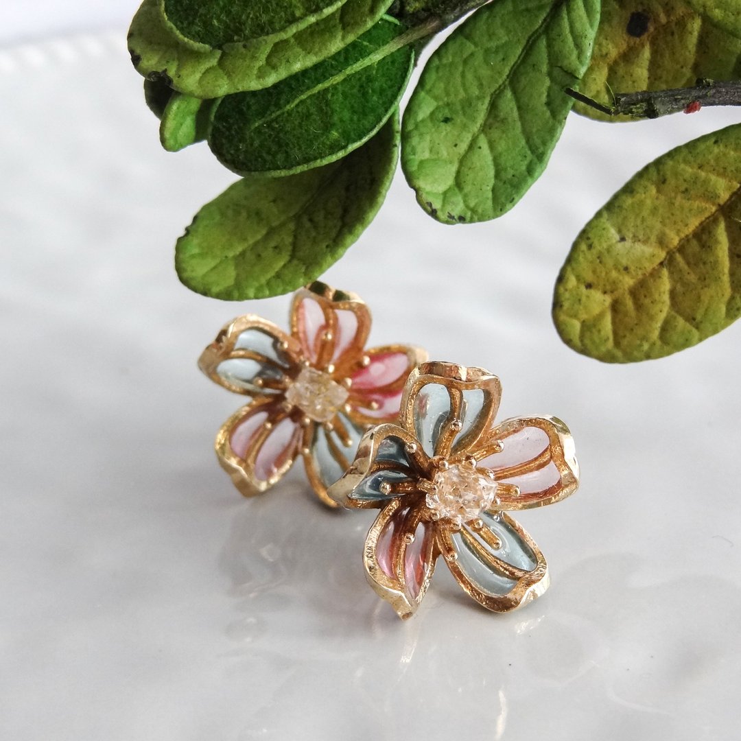 窗填珐琅系列 粉彩樱花镶赫基蒙水晶耳环 手工珠宝饰品 限量预购 - 耳环/耳夹 - 宝石 