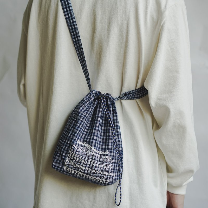原创格子束口袋男女双面文艺抽绳手提包尼龙斜挎小包 - 手提包/手提袋 - 棉．麻 多色