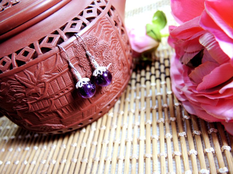 《花好月圆》特选紫水晶925银花耳勾式耳环 - 耳环/耳夹 - 宝石 白色