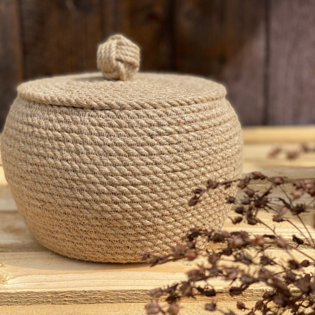 Jute baskets Rope basket Fruit basket. Storage Baskets with lid Woven basket - 置物架/篮子 - 环保材料 