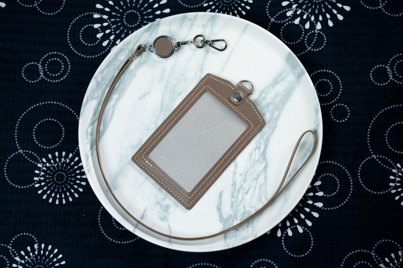 现货 灰色直式证件套(伸缩拉环),卡套,悠游卡,证件卡套 - 证件套/卡套 - 真皮 灰色