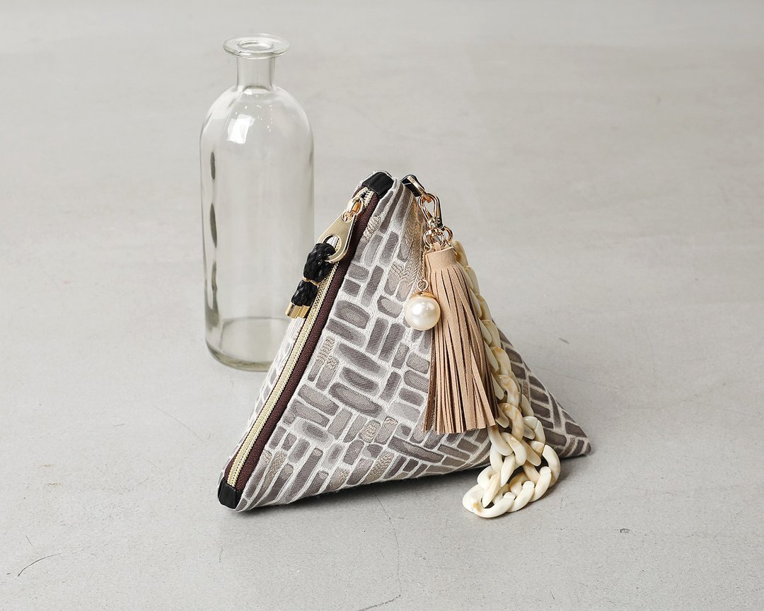Romantic brick triangular clutch pouch bag - 化妆包/杂物包 - 其他材质 灰色
