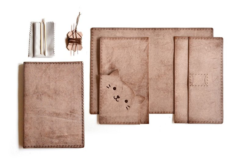 Fading Mist 猫咪护照套皮革材料包 - 皮件 - 真皮 咖啡色
