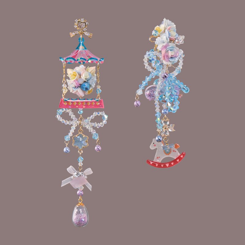 甘莓蔷薇旋转木马花球耳环 - 耳环/耳夹 - 粘土 蓝色