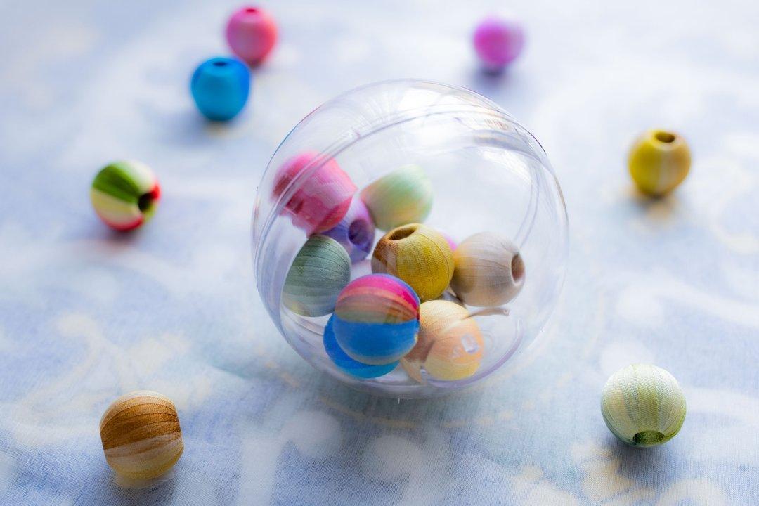 12-color full set_Silk ribbon-wrapped wooden ball parts Wrapped with silk ribbon dyed by Dyeing Studio Art Fiber Endo - 编织/刺绣/羊毛毡/裁缝 - 丝．绢 多色