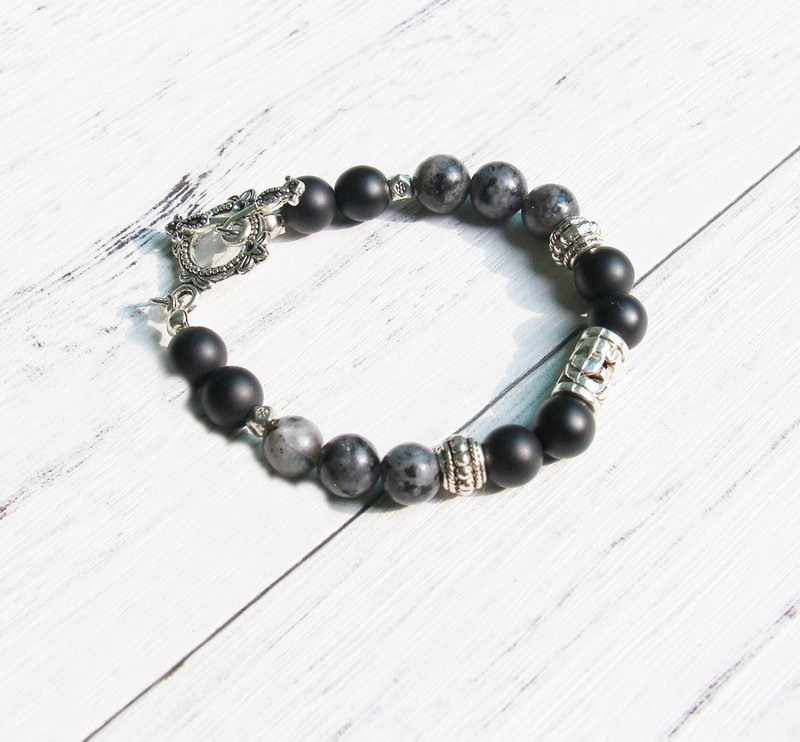 [几何幻想] 磨沙黑玛瑙x闪光石手链 FitterHandmade 天然石手创 极简几何 个性化 圣诞节 情人节 生日礼物 纪念日 交换礼物 - 手链/手环 - 宝石 黑色