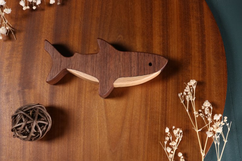 疗愈系木偶 x 心愈伙伴 -  鲨鱼 - 玩偶/公仔 - 木头 咖啡色