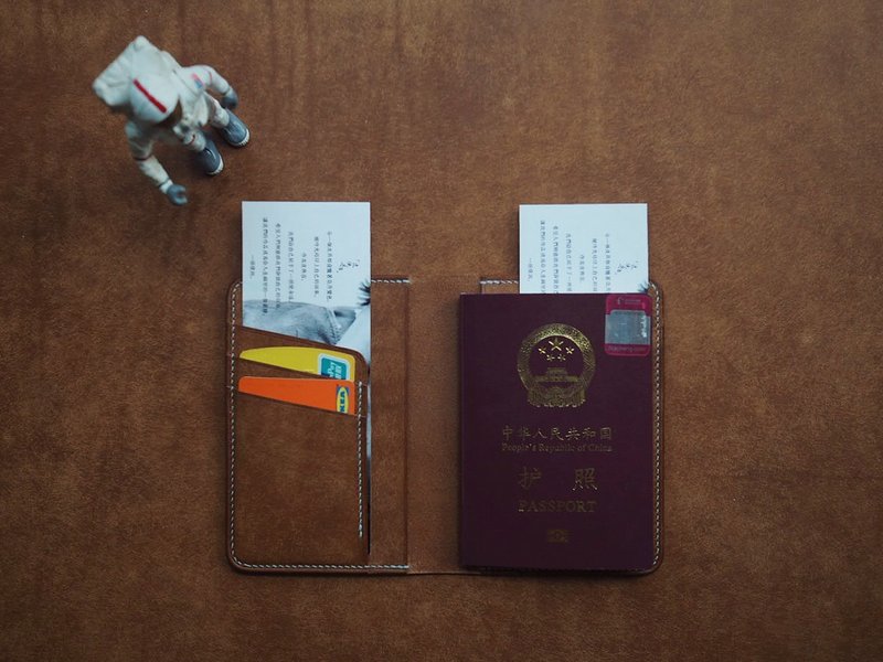 护照夹护照套 多卡位便携 纯手工牛皮 定制化刻字礼物 订制颜色 - 护照夹/护照套 - 真皮 多色