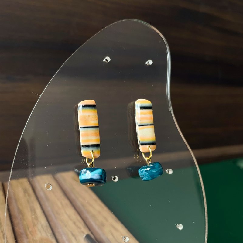 几何造型耳针，垂坠幸运石“金海军蓝绿松石” - 耳环/耳夹 - 其他材质 多色