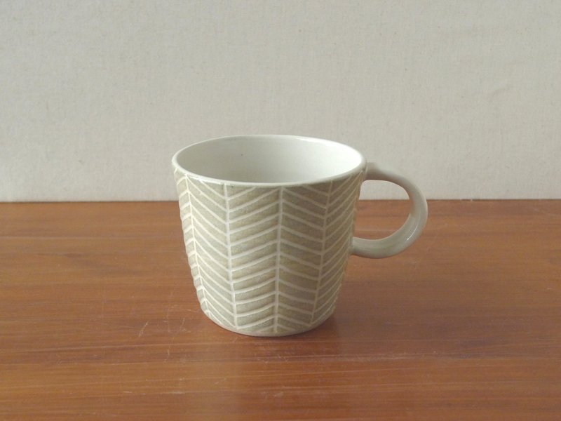 Scraped mug (light gray) - 咖啡杯/马克杯 - 陶 灰色