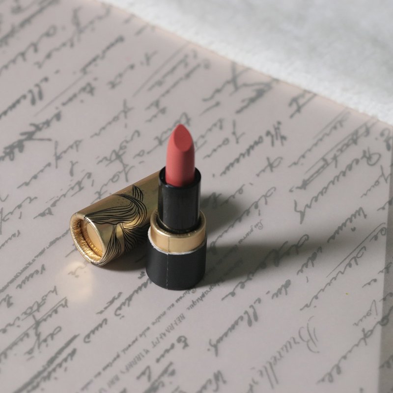 【敏感肌彩妆】 丝滑柔雾迷你唇膏 蜜桃的亲吻 - 唇部保养 - 环保材料 