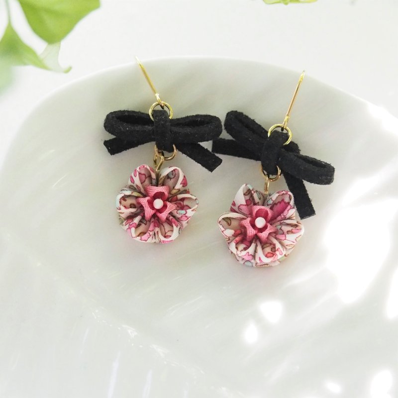 【俏丽少女】森系粉红碎花黑蝴蝶结定制耳环耳夹 14kgf 925 - 耳环/耳夹 - 棉．麻 粉红色
