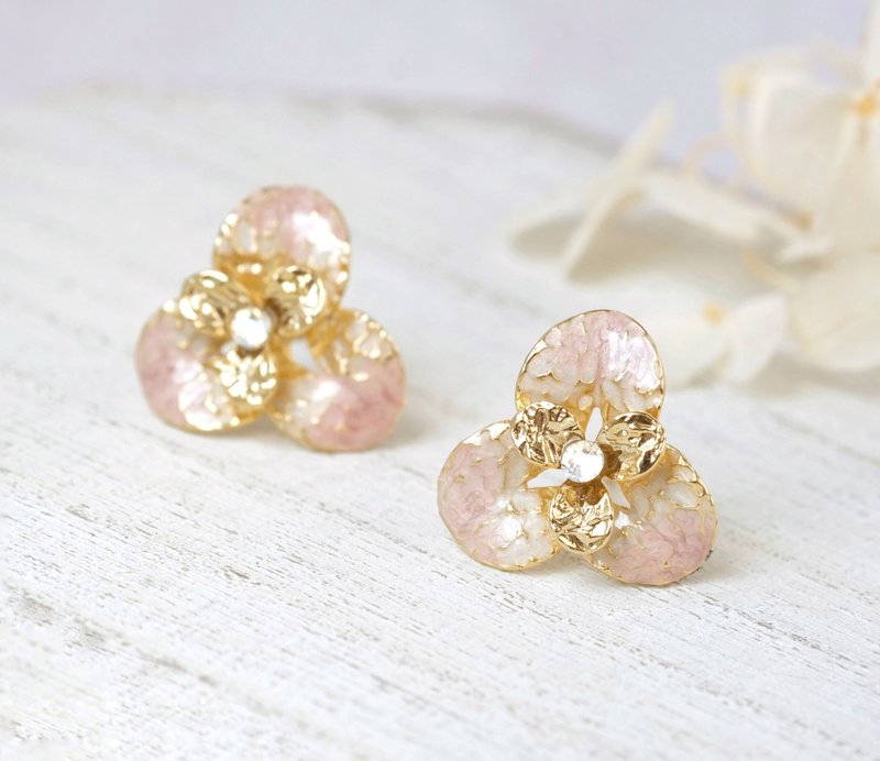 三色堇 手绘渐层耳环 - 淡粉 - 耳环/耳夹 - 其他材质 黄色