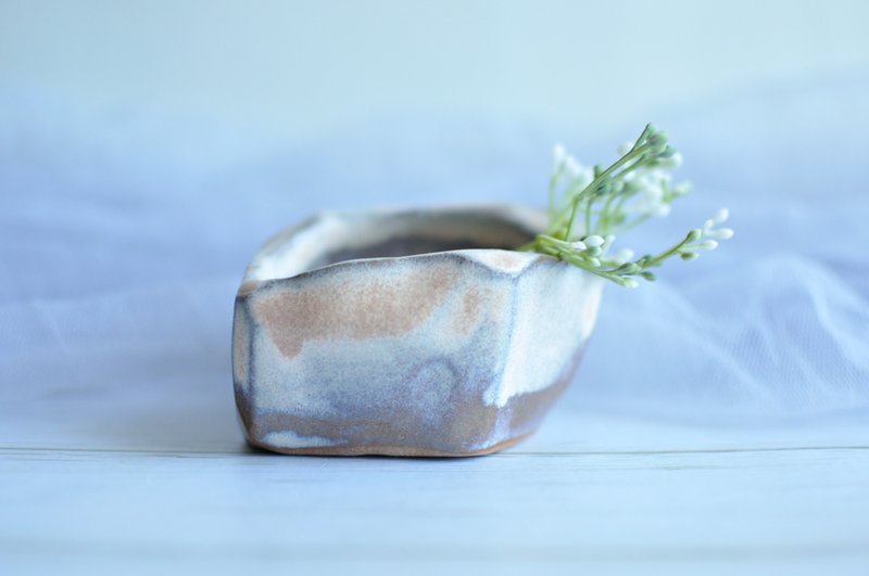 Heyu Soap ・手捏陶花器・陶土制・自然釉色・手工生活器皿 - 花瓶/陶器 - 陶 卡其色
