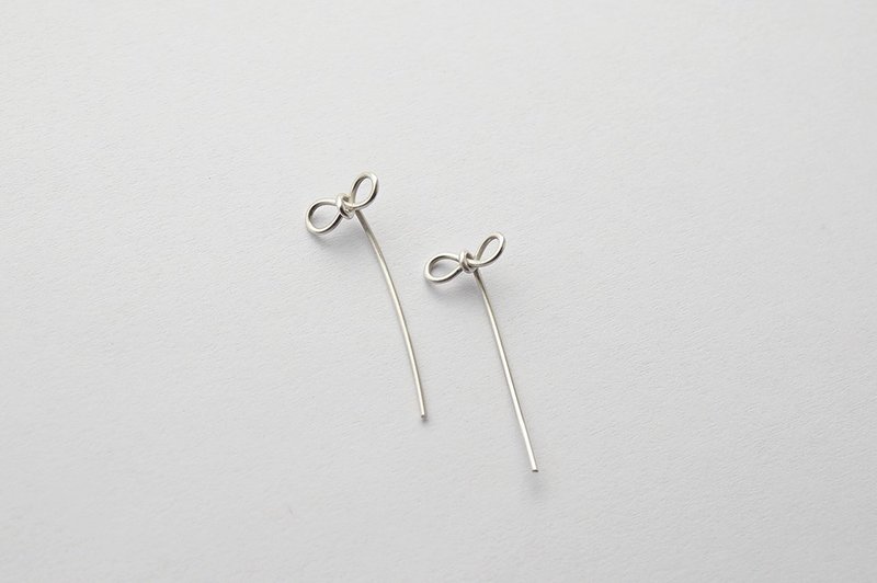 小豆芽 简约耳环 - 耳环/耳夹 - 银 银色