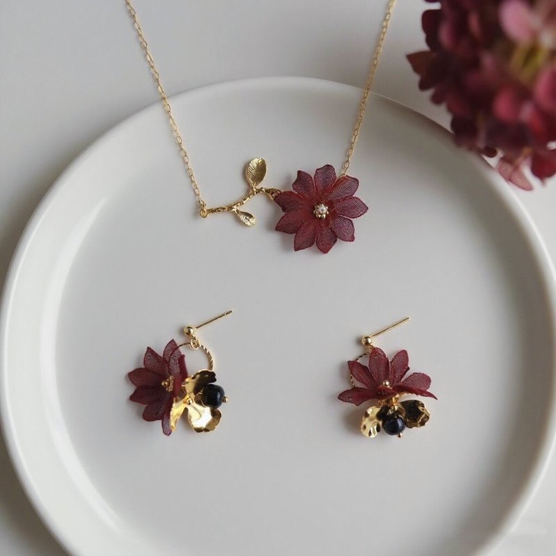 山茶红萼 | 18k注金复古森系红色绢花优雅浪漫耳环项链 - 耳环/耳夹 - 贵金属 金色
