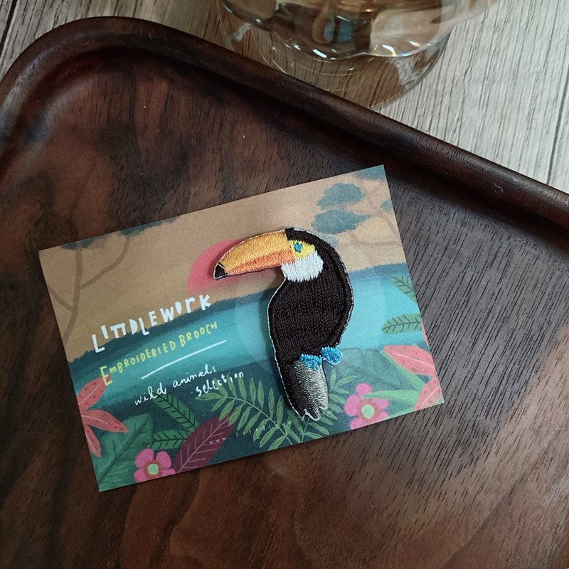 刺绣烫贴/别针 | 野生动物 | 大嘴鸟 |  Littdlework - 徽章/别针 - 绣线 多色