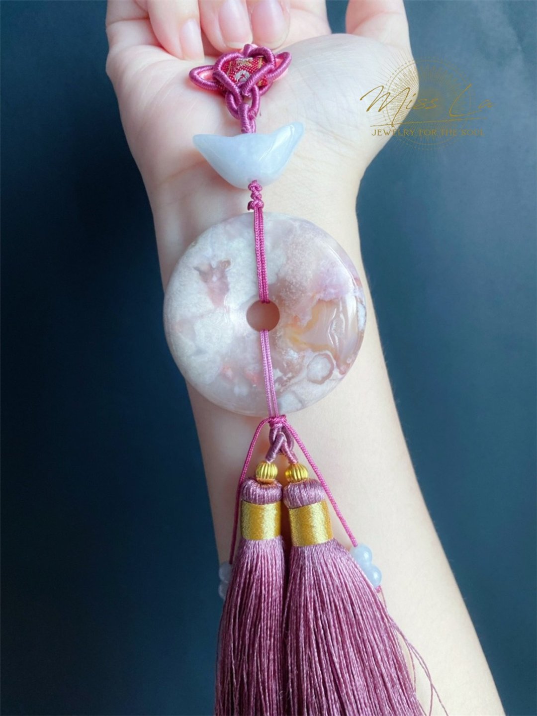 【售出】樱花玛瑙 梦幻骚粉透花平安扣 天然翡翠玉元宝 包挂 车挂 - 挂绳/吊绳 - 水晶 粉红色