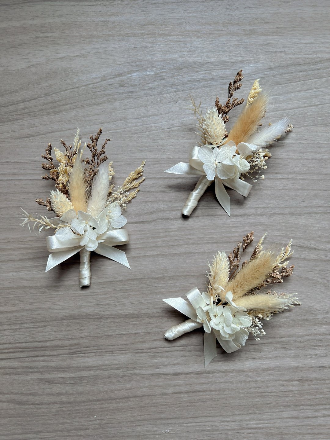 婚礼胸花 小清新干燥花胸花/兔尾草胸花/新郎胸花/伴郎胸花/招待 - 胸花/手腕花 - 植物．花 