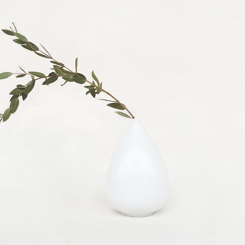 简约北欧风花器－Water Drop白色 - 花瓶/陶器 - 瓷 白色