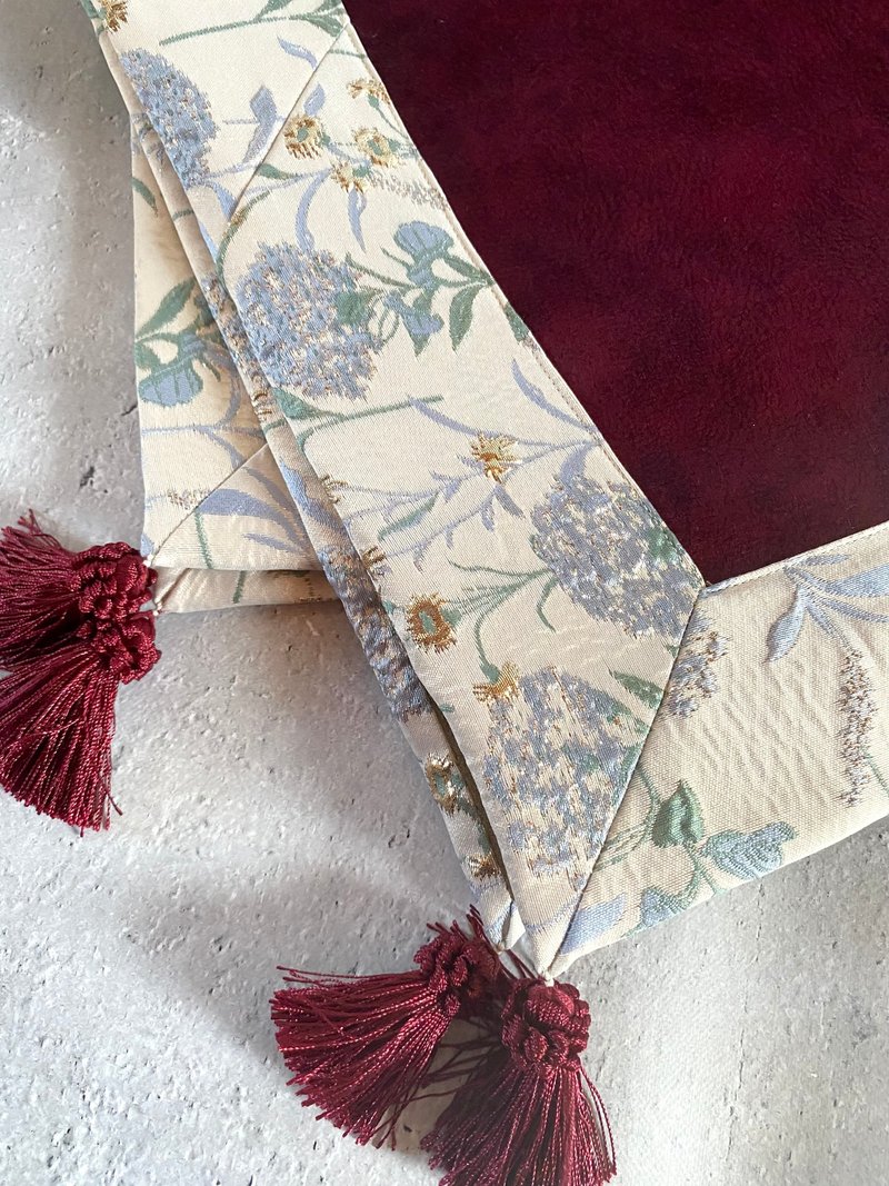 塔罗布。日本制造。手工制作的。高档真丝提花面料制成。 - 地垫/地毯 - 丝．绢 