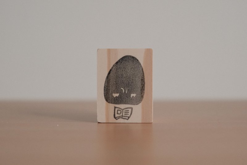 【手刻印章】谜之生物 04 会看书的石头 - 印章/印台 - 橡胶 
