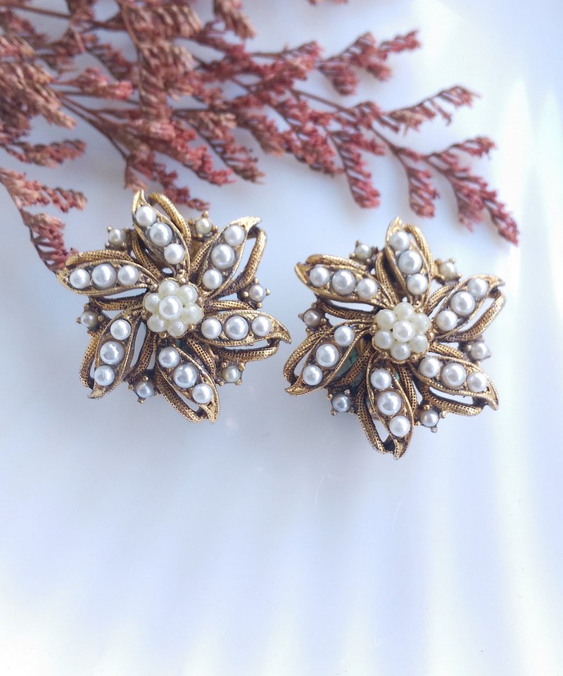 Vintage Jewelry 西洋古董饰品 FLORENZA 星花仿珠 夹式耳环 - 耳环/耳夹 - 其他金属 金色