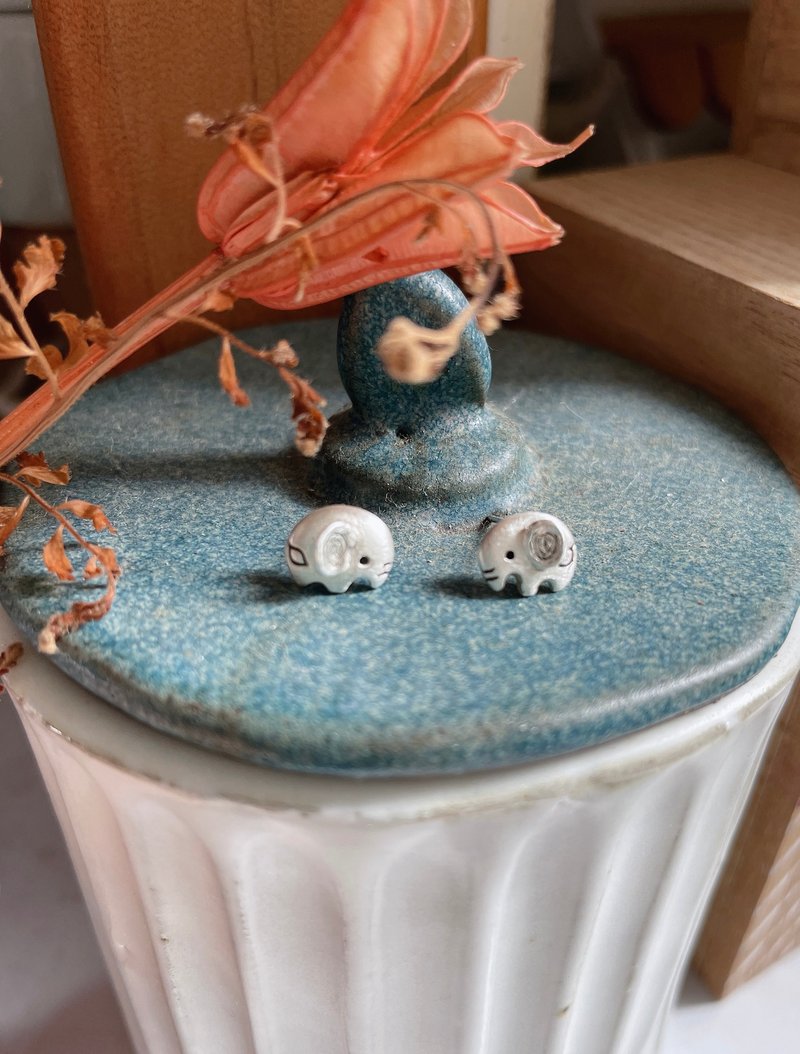 纯银**半立体系列= 爱吃小象*胖胖*~ 纯银耳环**纯手作** - 耳环/耳夹 - 纯银 银色