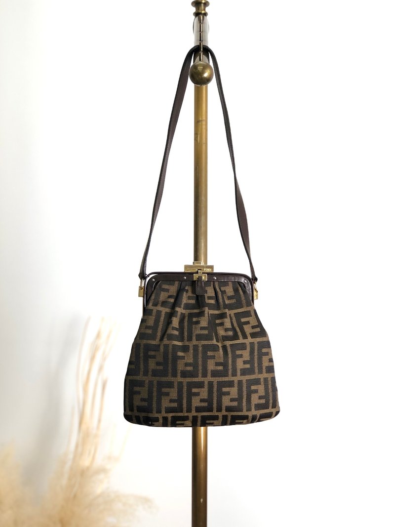 【 日本直送 名牌中古包 】FENDI 芬迪 双F帆布 侧背包 棕色 FF帆布 口金包 vintage 古董 kkfpvd - 侧背包/斜挎包 - 棉 咖啡色