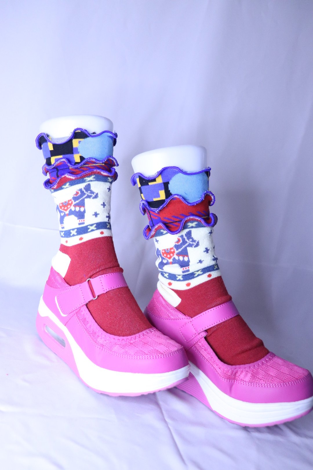 红×蓝 马匹 彩色荷叶边袜子 抢眼袜款 个性袜 22.5〜25 女袜 socks - 袜子 - 其他材质 红色
