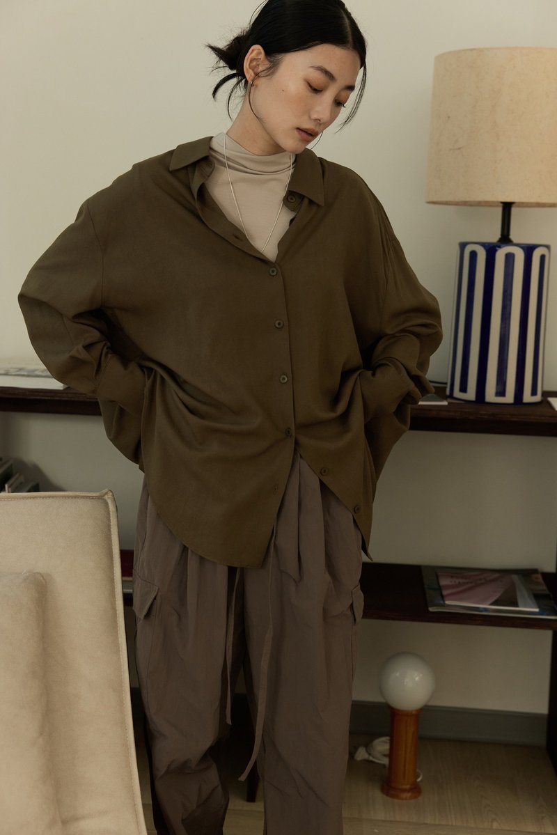 棉麻长版弧形衬衫(墨绿) - 女装衬衫 - 棉．麻 绿色