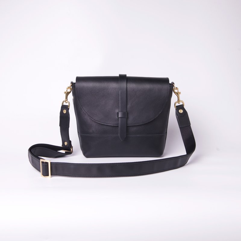 经典侧背包 Cross Body Bag / 黑 Black - 侧背包/斜挎包 - 真皮 黑色