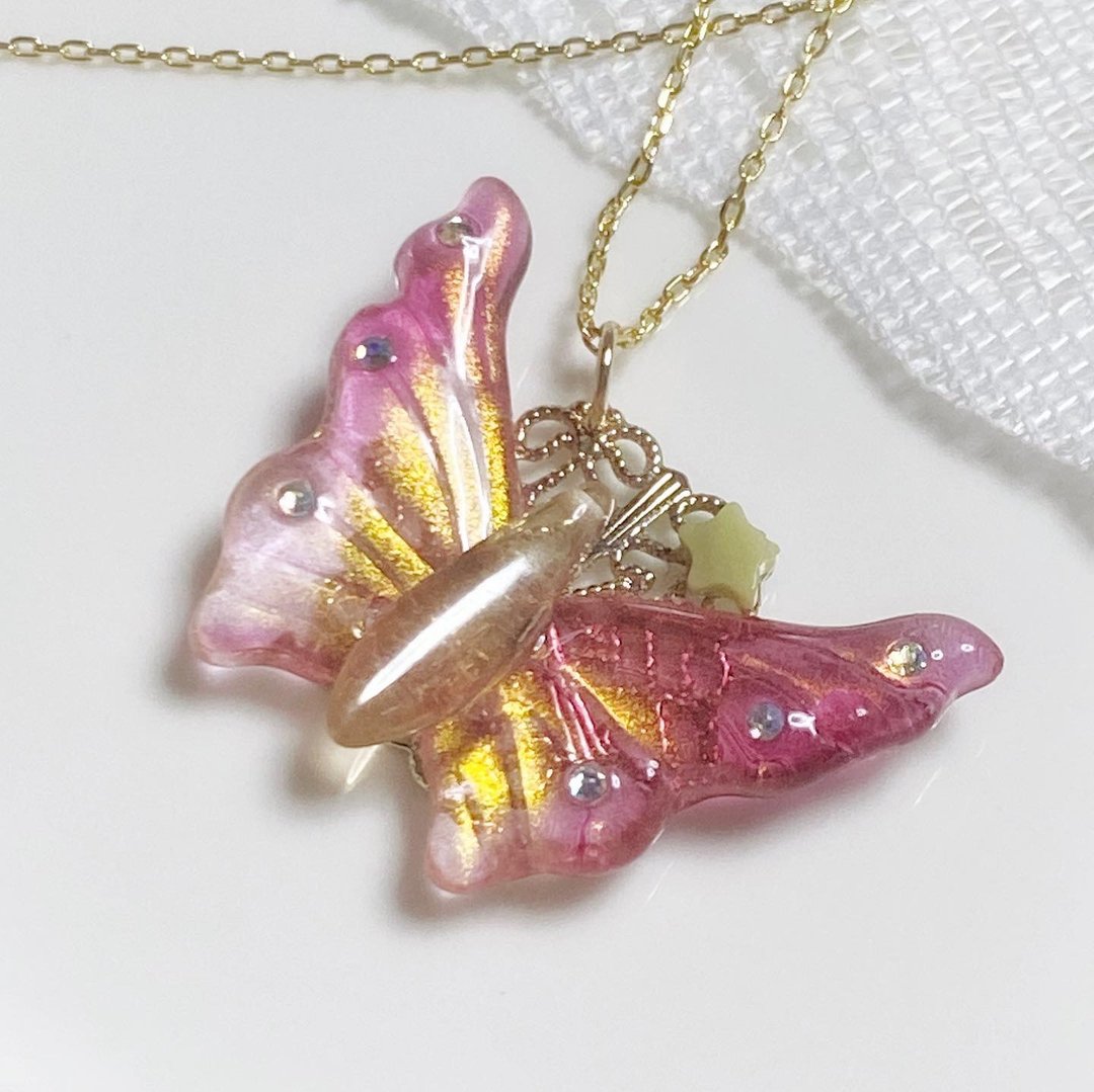 butterfly necklace chasing stars - 项链 - 塑料 红色