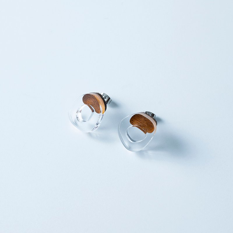 镂空圆润耳钉 - 耳环/耳夹 - 木头 咖啡色