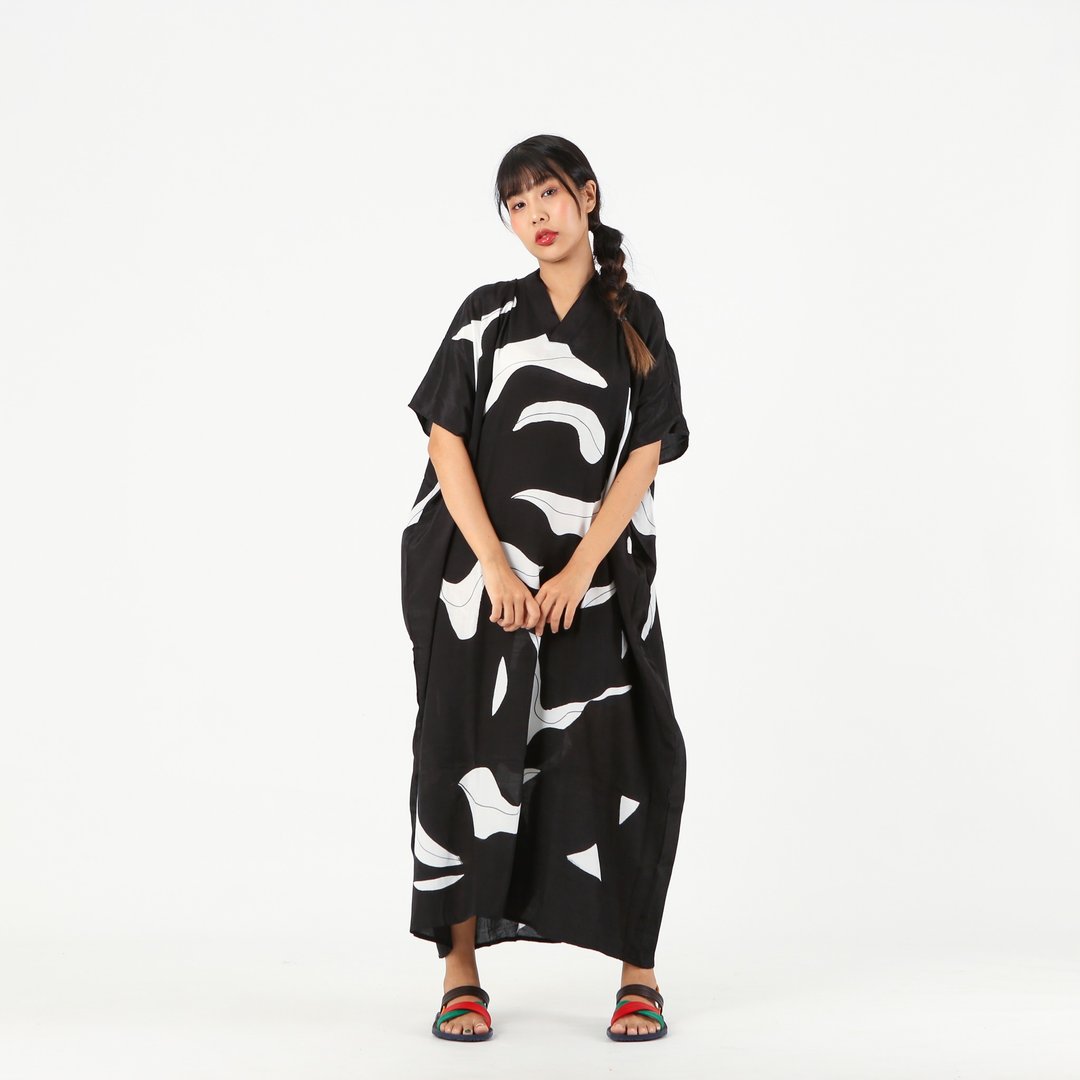 Kaftan V Nack Cotton Silk Hand Paint Free Size - 洋装/连衣裙 - 棉 黑色