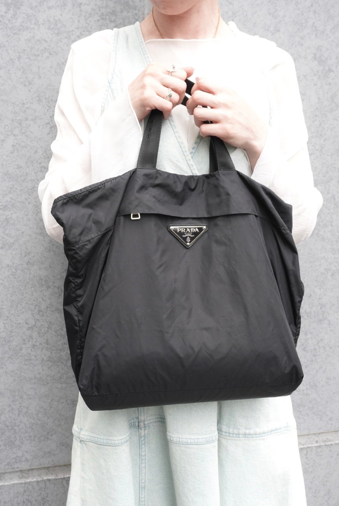 【日本直送 名牌中古包】PRADA 普拉达 手提包 黑色 三角标志 行李箱包 尼龙 托特包 vintage txv6yu - 手提包/手提袋 - 尼龙 黑色