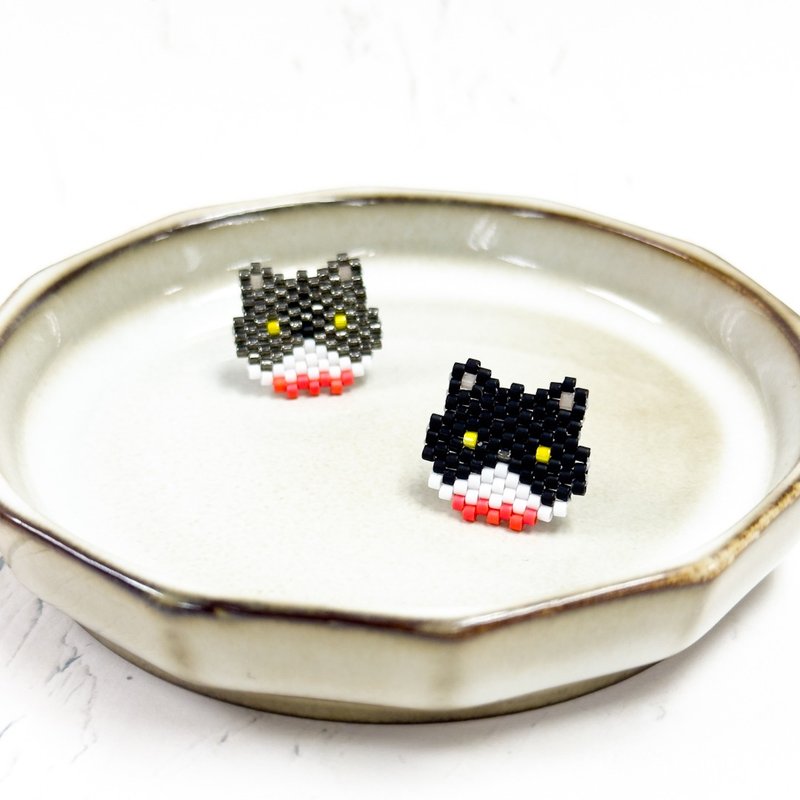 黑猫 Miyuki 耳环 - 耳环/耳夹 - 塑料 多色