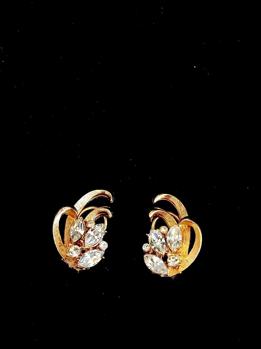 Avintage jewelry  BSK 金色盛开花卉莱茵 夹式耳环 - 耳环/耳夹 - 其他金属 